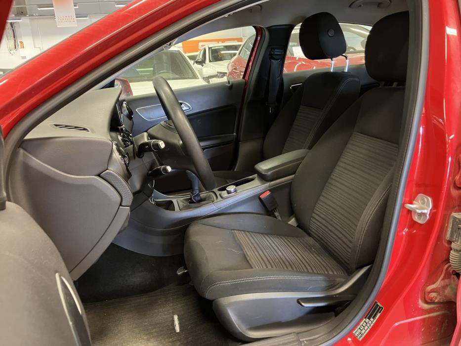 MERCEDES-BENZ A 2013