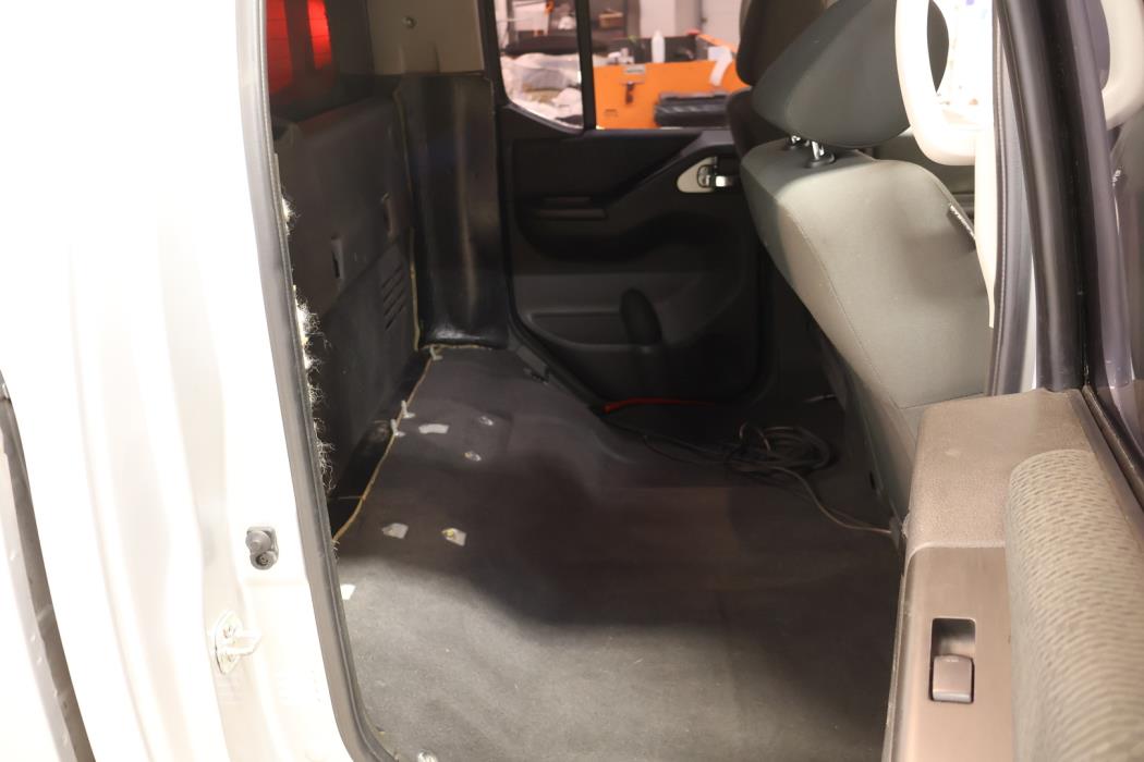 NISSAN Navara 2011