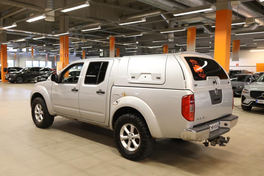 NISSAN Navara 2011