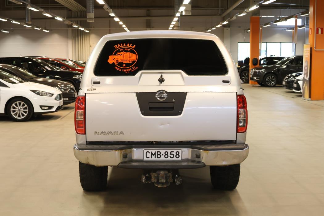 NISSAN Navara 2011