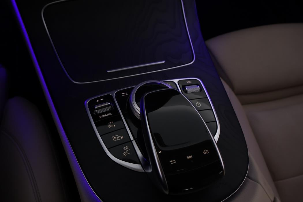 MERCEDES-BENZ E 2019