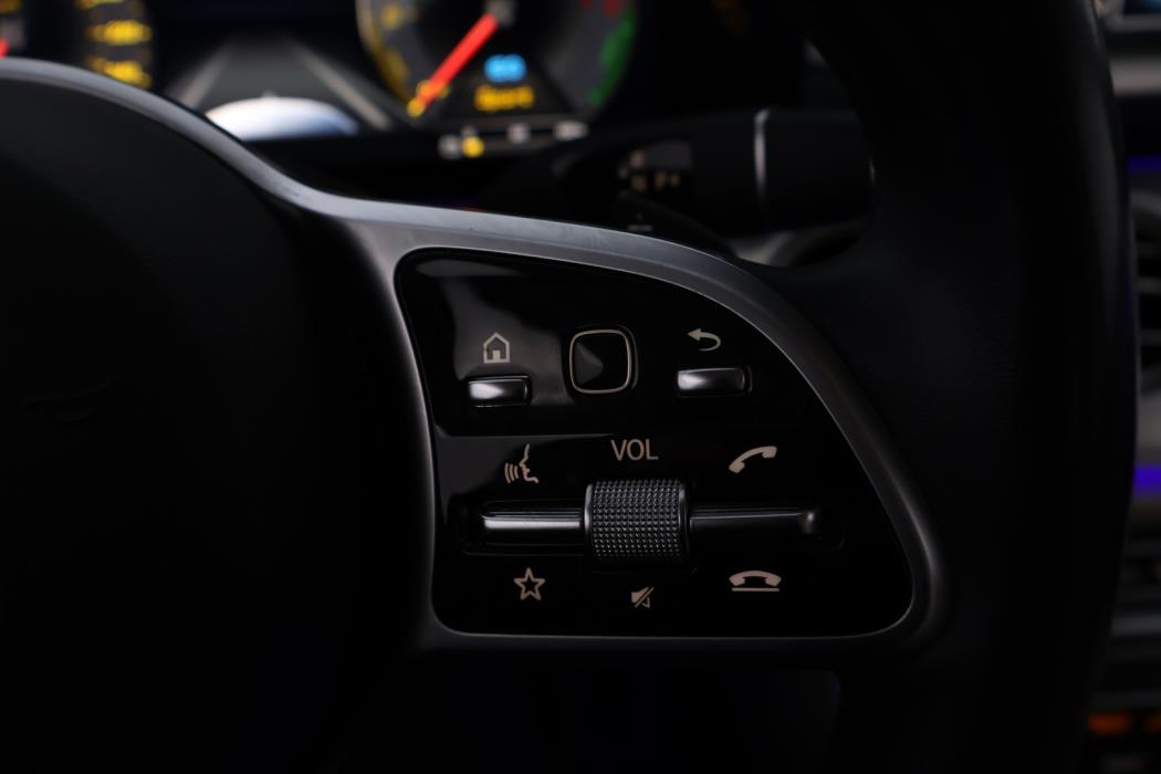 MERCEDES-BENZ E 2019