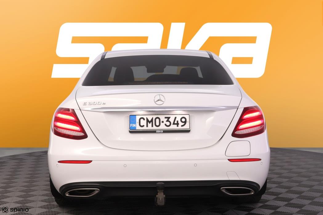 MERCEDES-BENZ E 2019