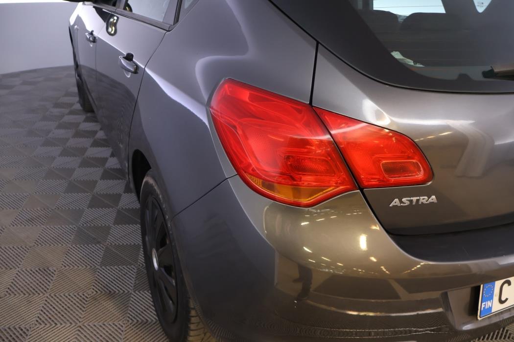 OPEL Astra 2010
