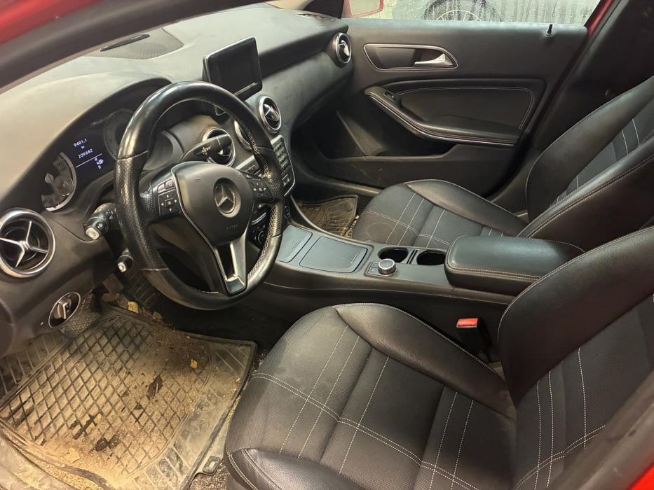 MERCEDES-BENZ A 2013