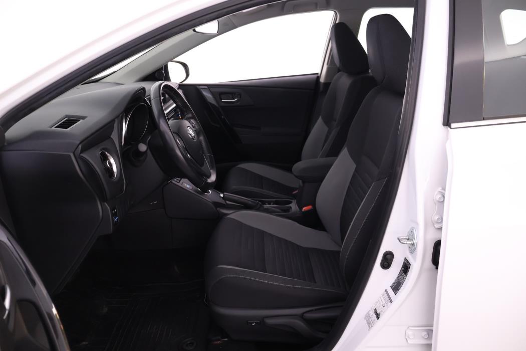 TOYOTA Auris 2017