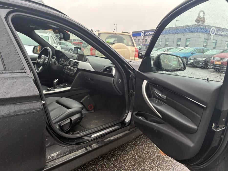 BMW 320 2019