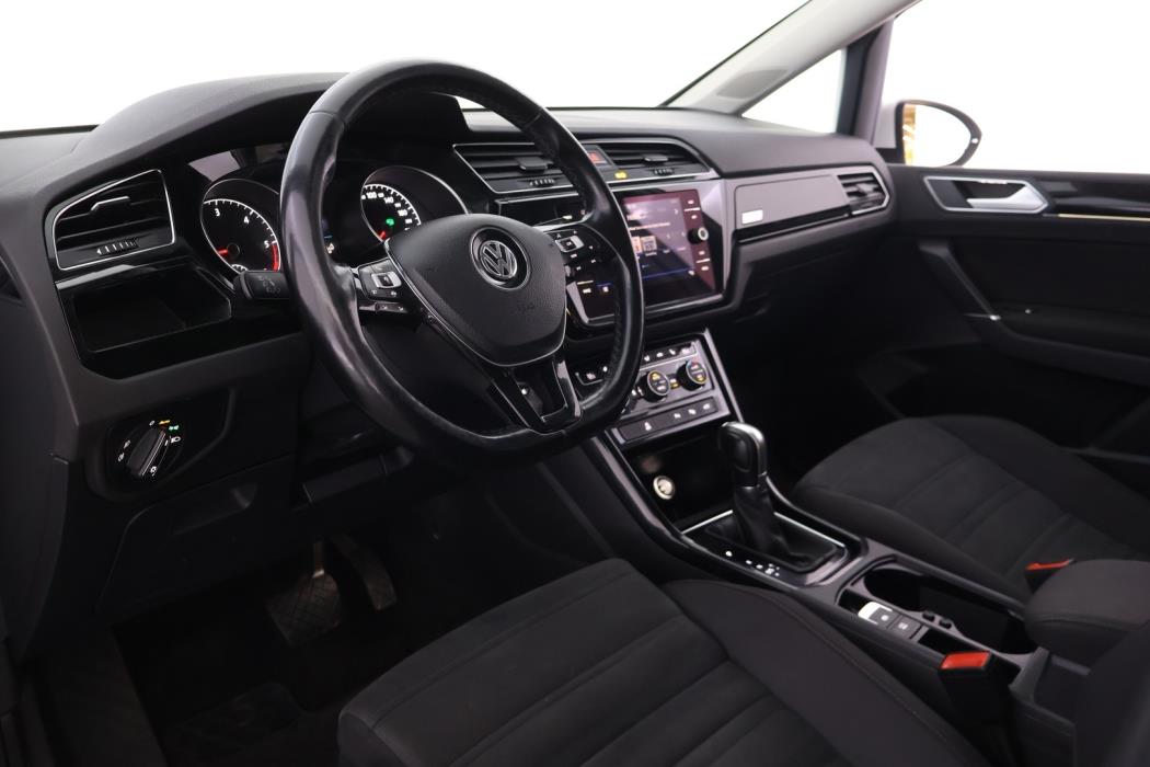 VOLKSWAGEN Touran 2019