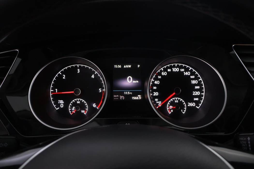 VOLKSWAGEN Touran 2019
