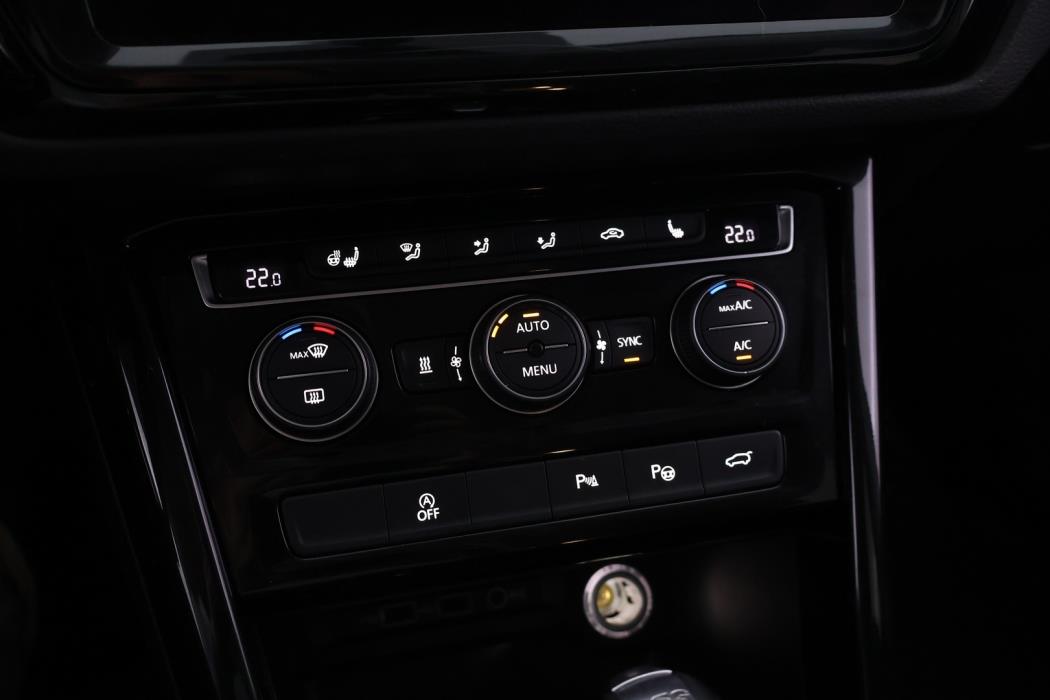 VOLKSWAGEN Touran 2019