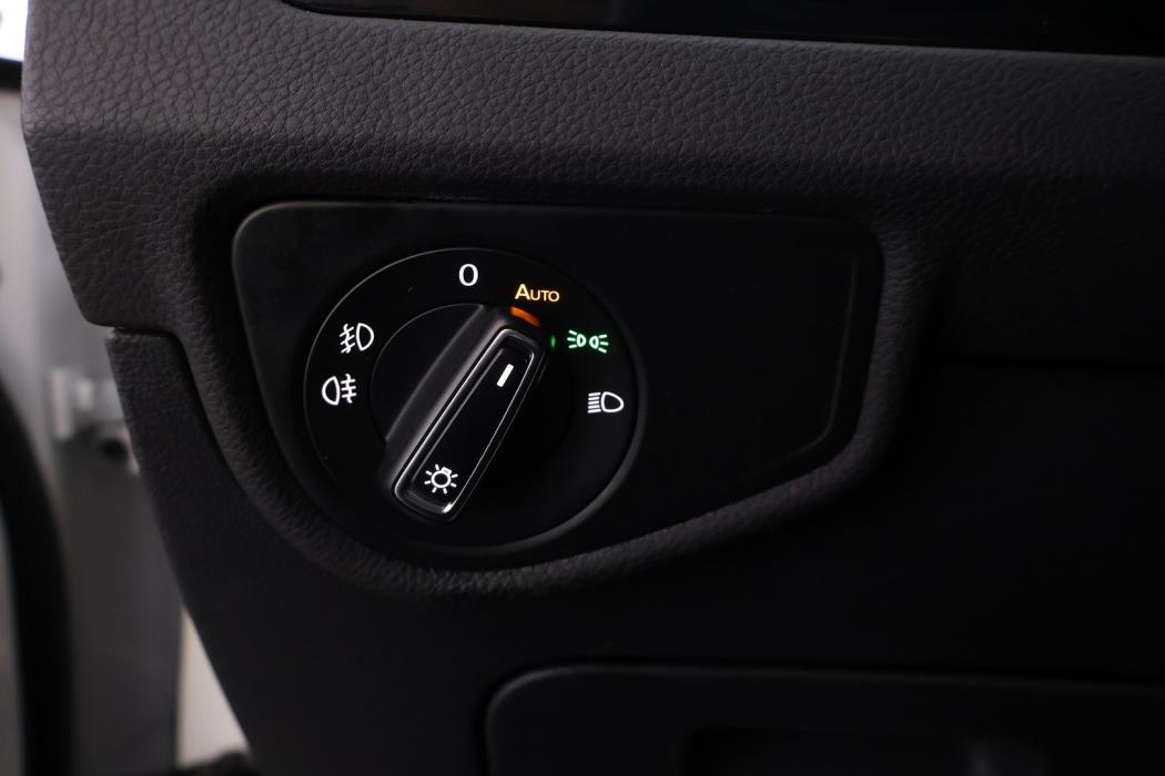 VOLKSWAGEN Touran 2019