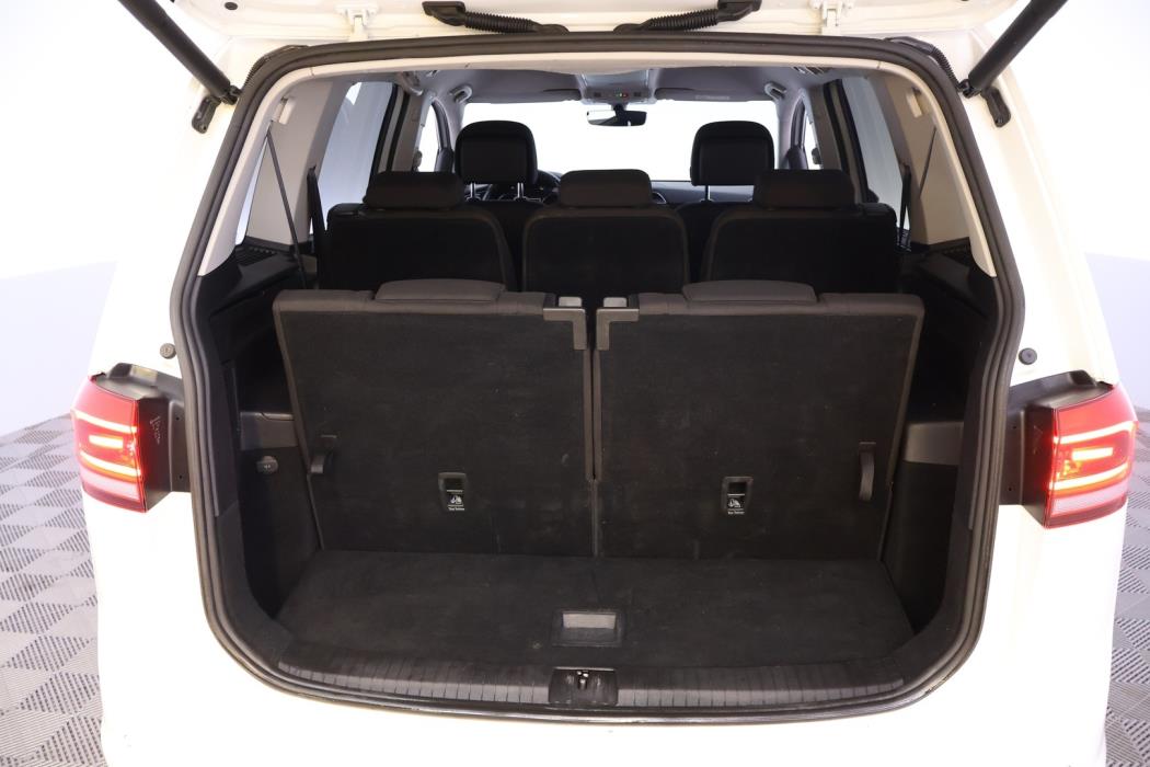 VOLKSWAGEN Touran 2019