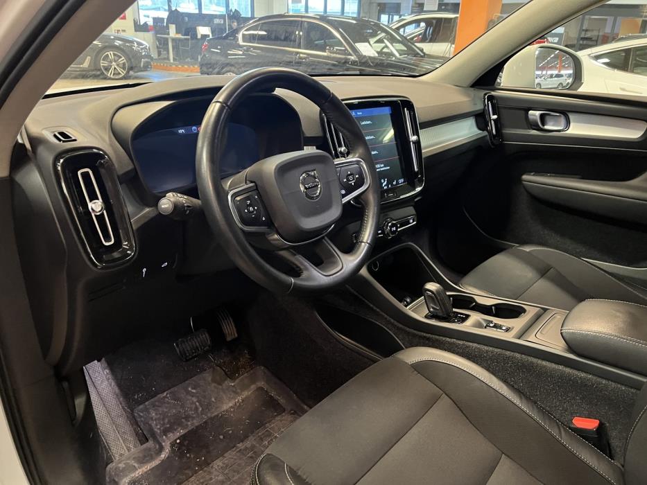 VOLVO XC40 2020