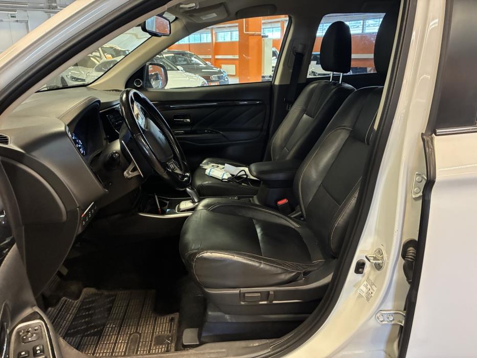MITSUBISHI Outlander 2018
