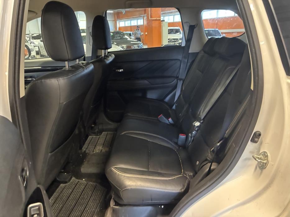 MITSUBISHI Outlander 2018