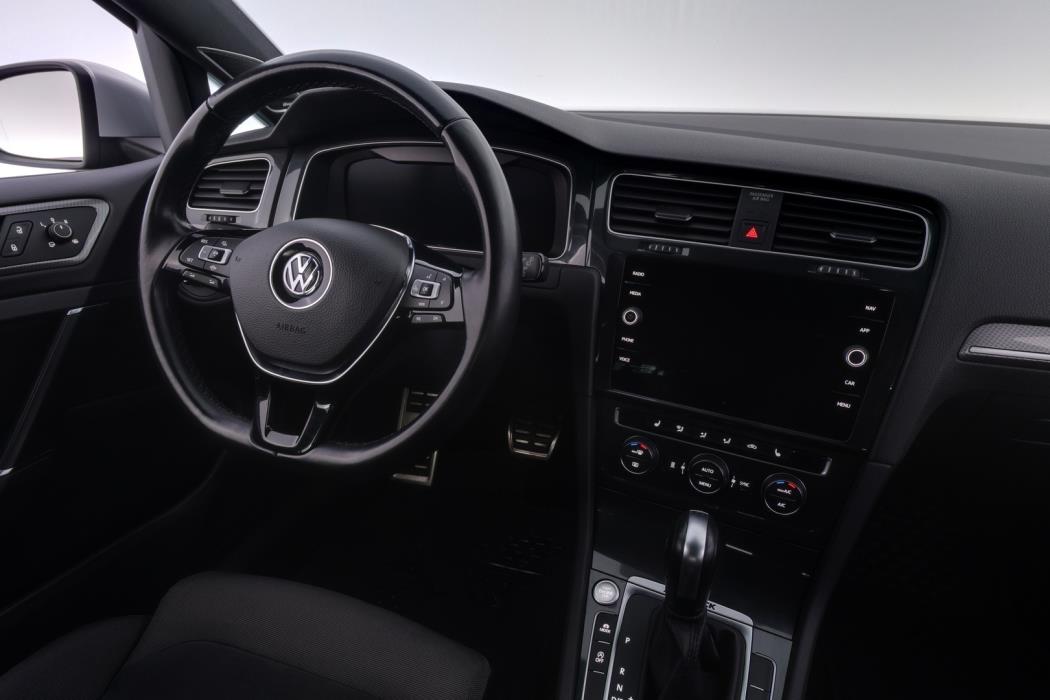 VOLKSWAGEN Golf 2020