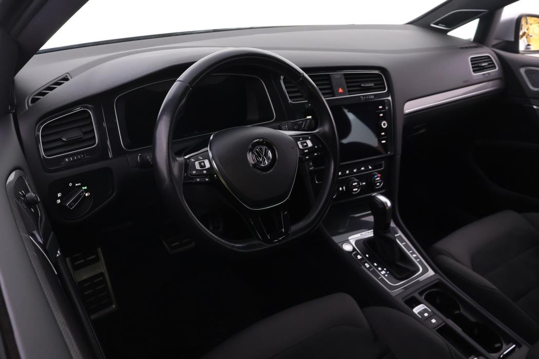 VOLKSWAGEN Golf 2020