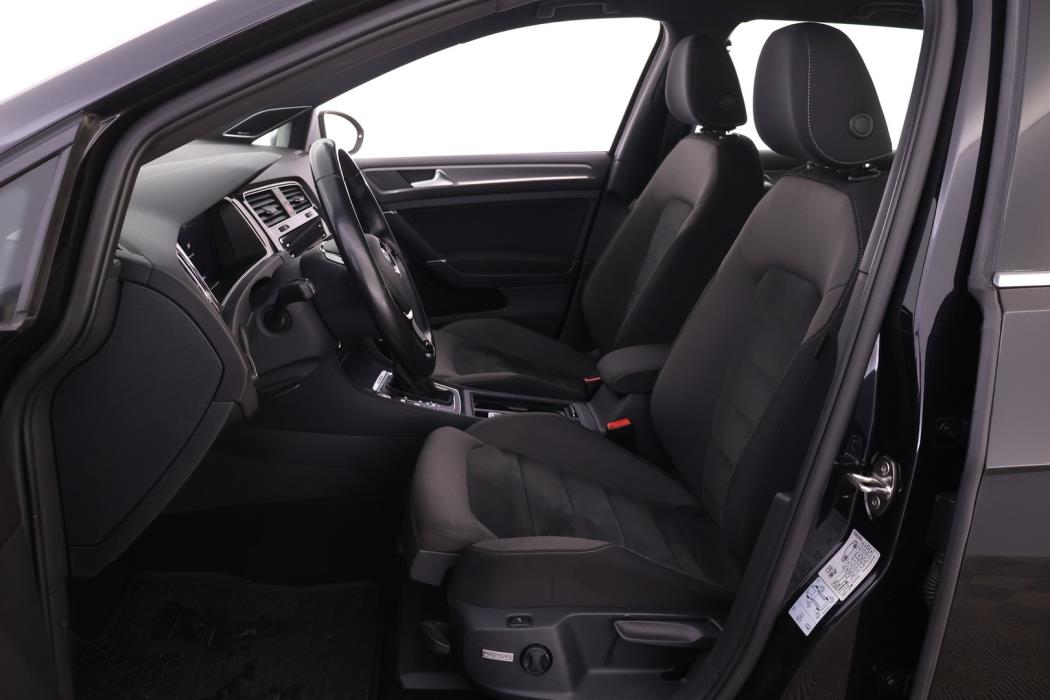 VOLKSWAGEN Golf 2020