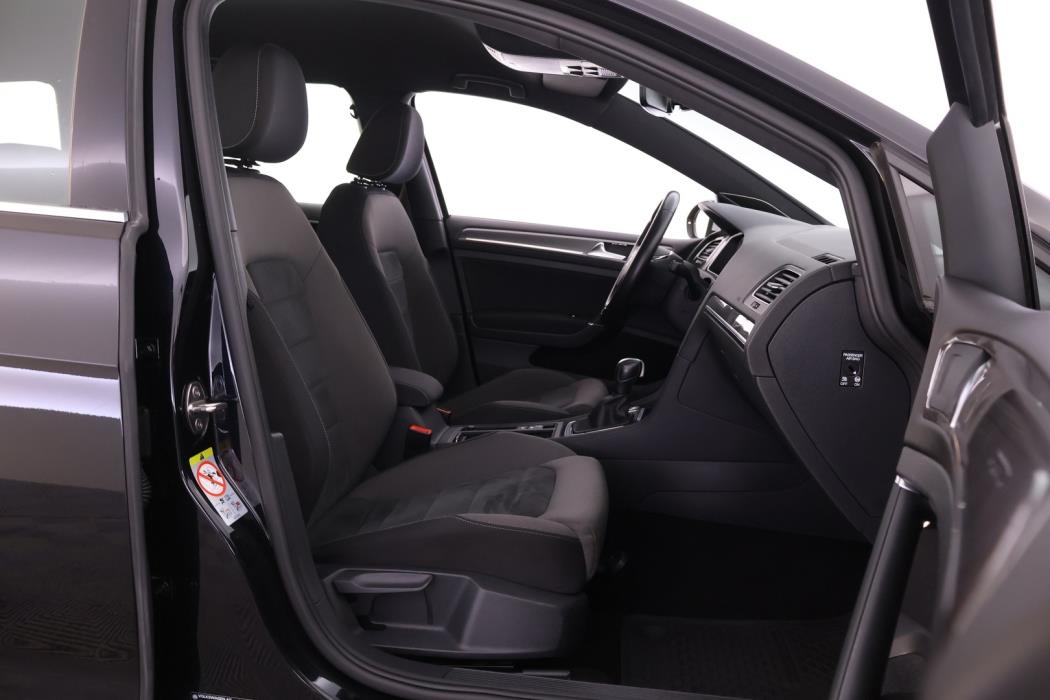 VOLKSWAGEN Golf 2020