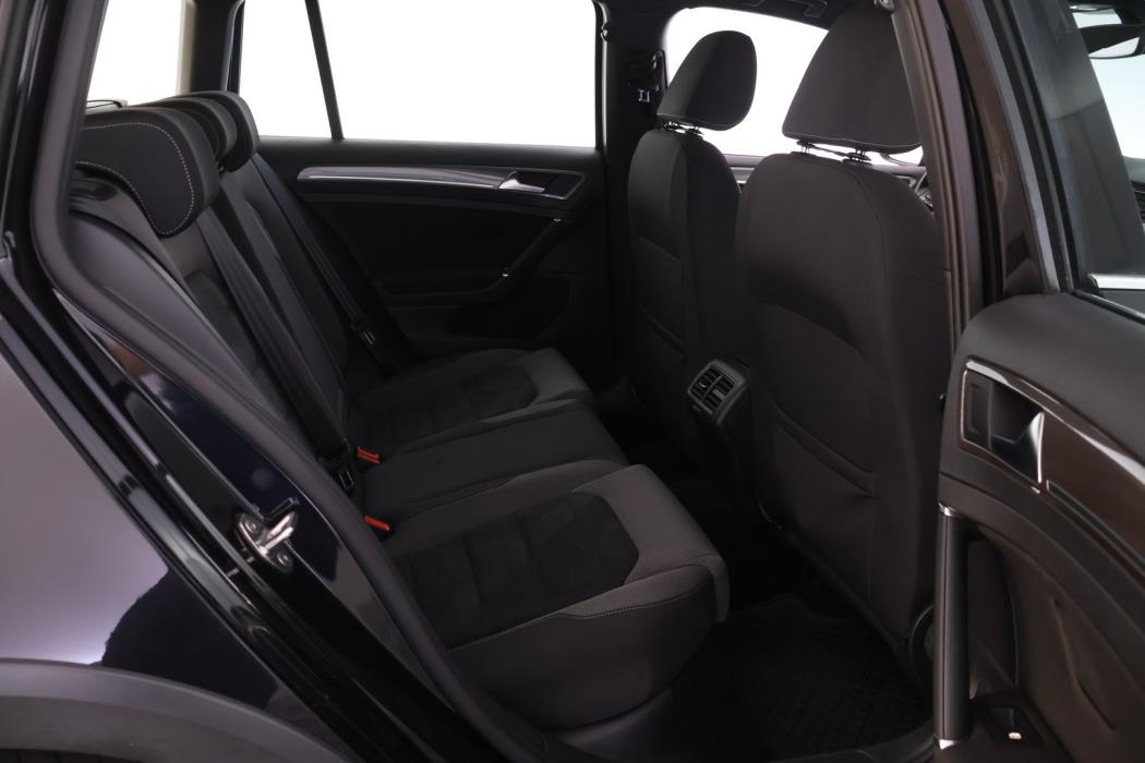 VOLKSWAGEN Golf 2020