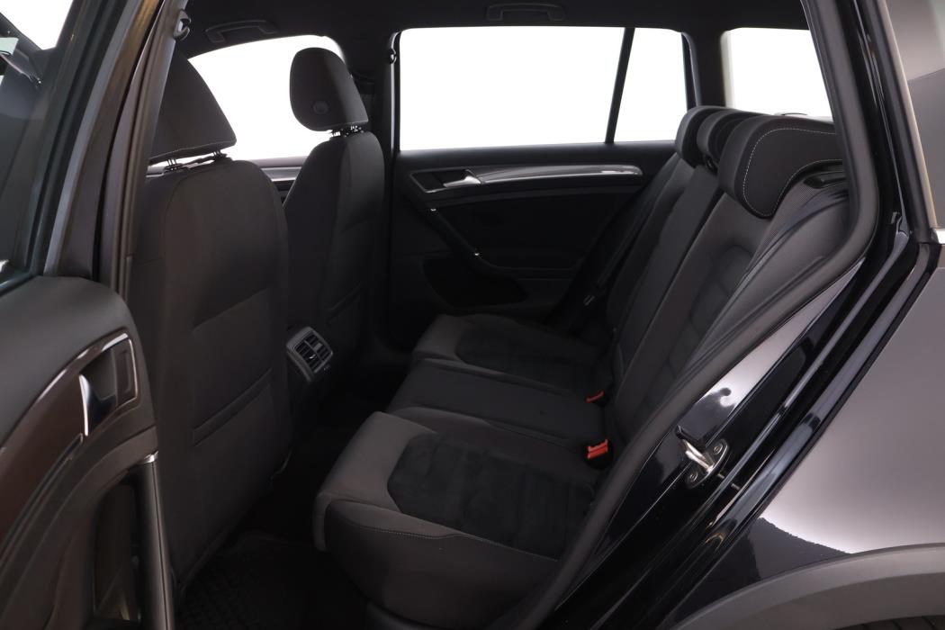 VOLKSWAGEN Golf 2020