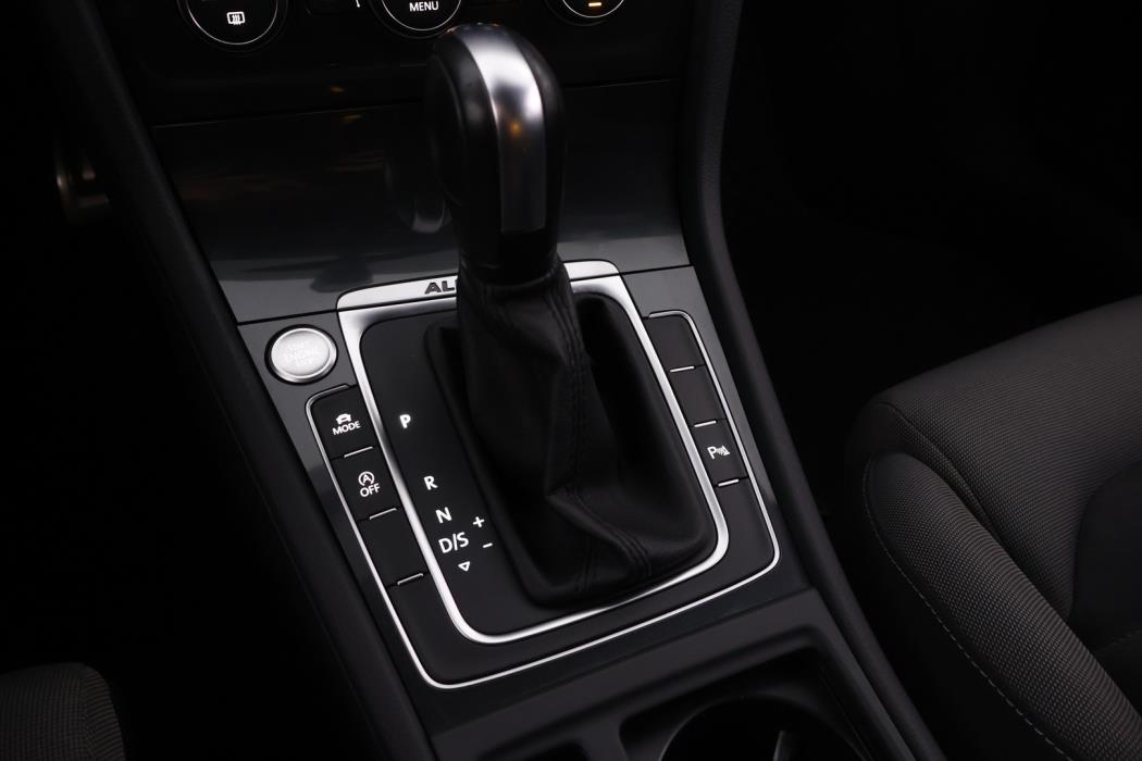 VOLKSWAGEN Golf 2020