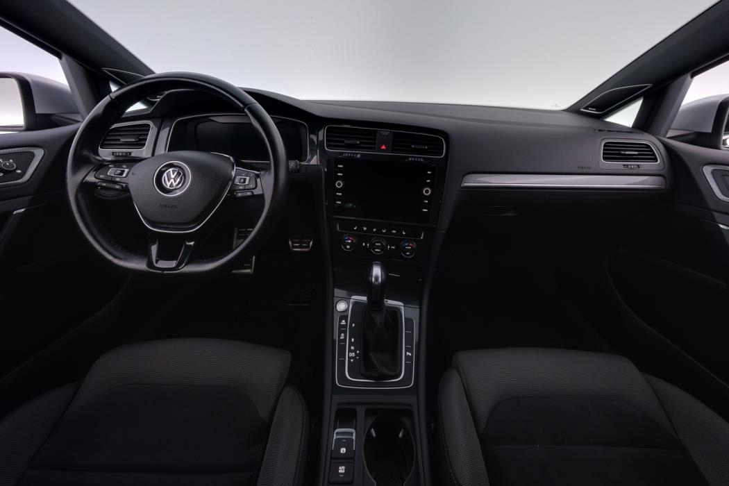 VOLKSWAGEN Golf 2020