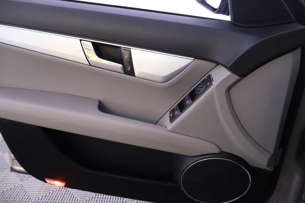 MERCEDES-BENZ C 2008
