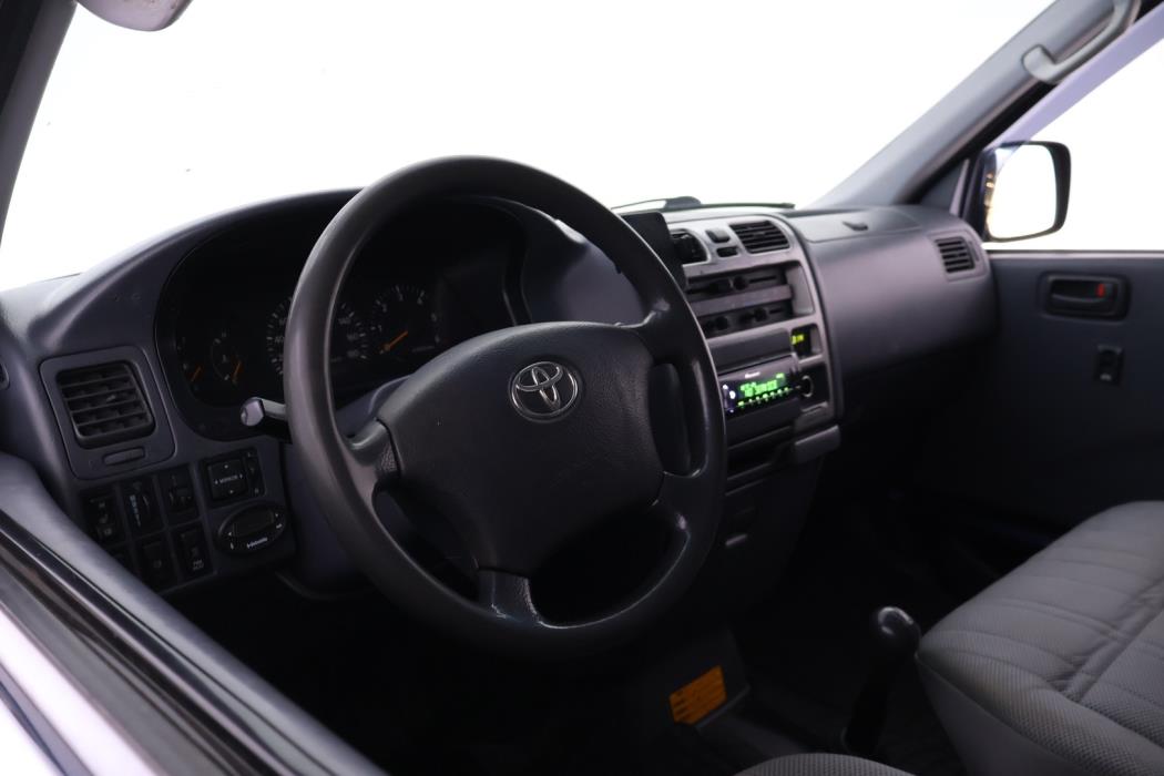 TOYOTA Hiace 2007