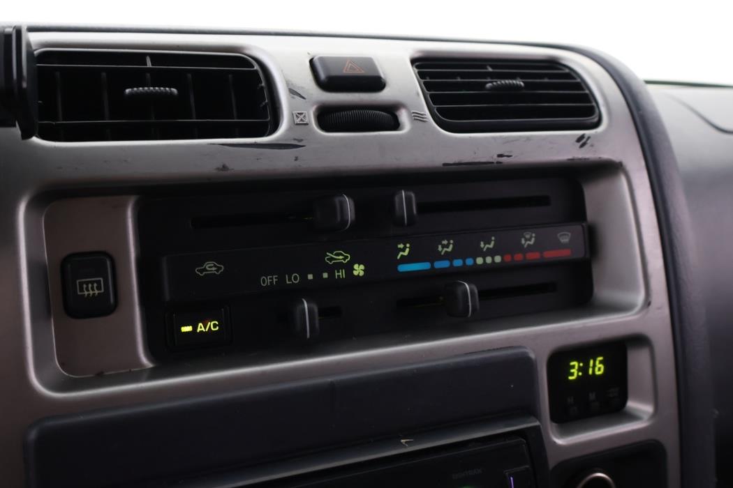 TOYOTA Hiace 2007