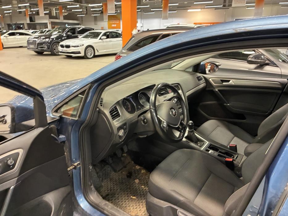 VOLKSWAGEN Golf 2015