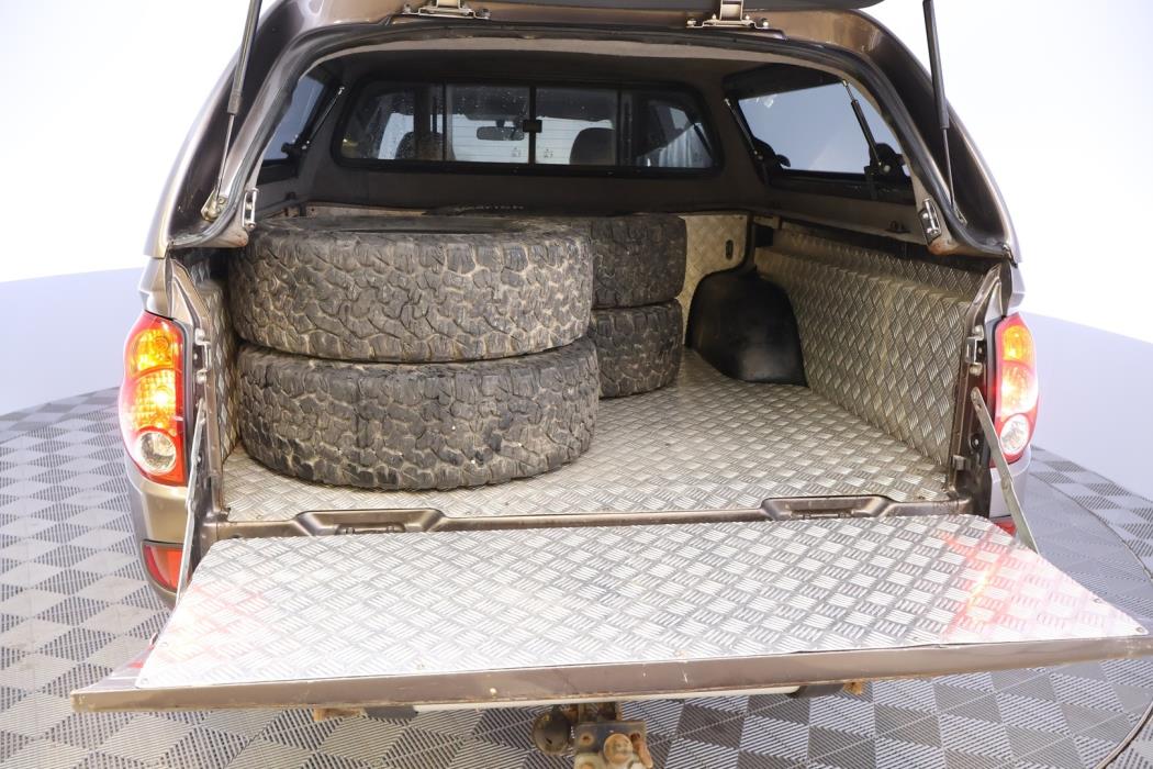 MITSUBISHI L200 2014