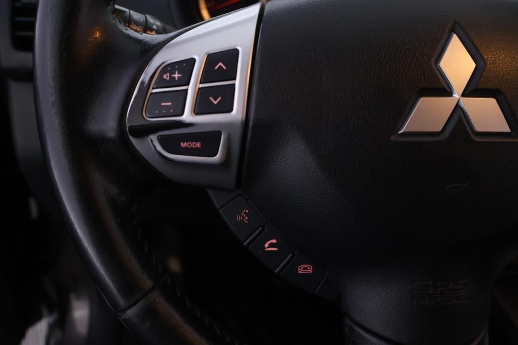 MITSUBISHI L200 2014