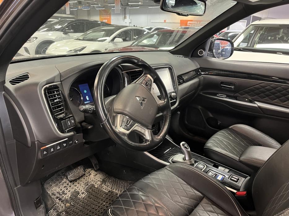 MITSUBISHI Outlander PHEV 2021