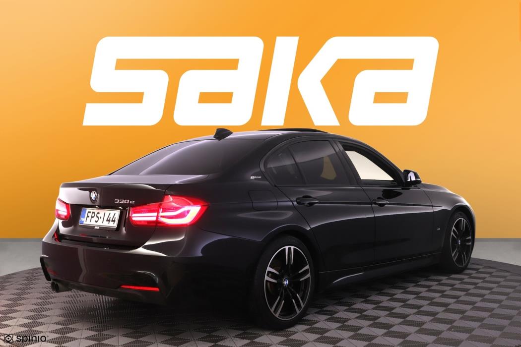 BMW 330 2017