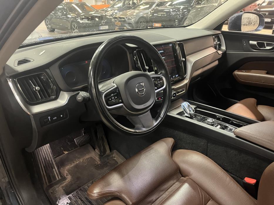VOLVO XC60 2020