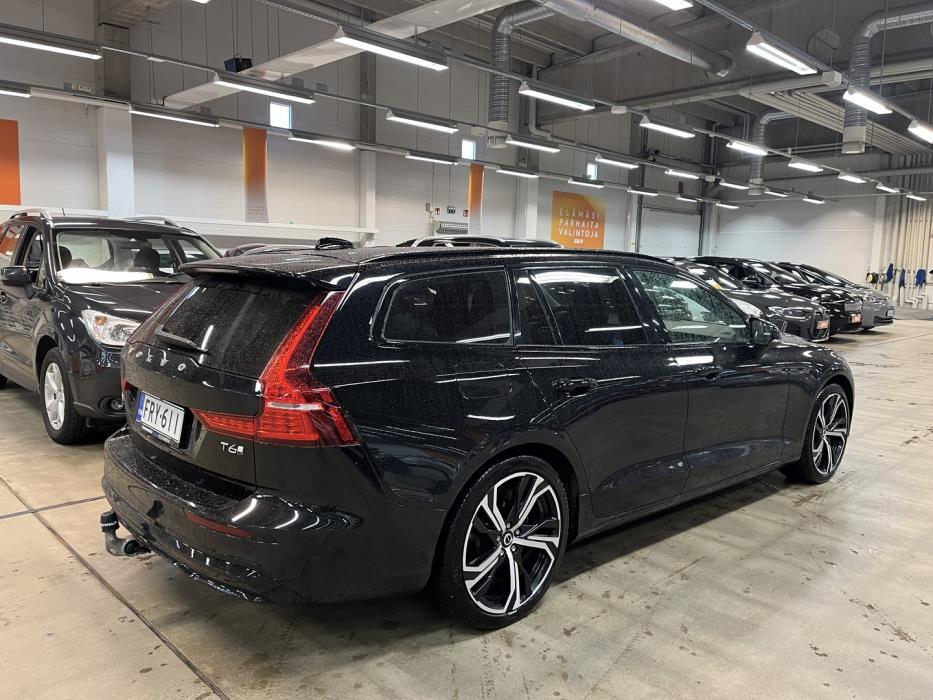 VOLVO V60 2025