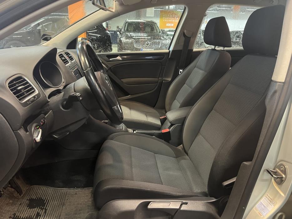 VOLKSWAGEN Golf 2009
