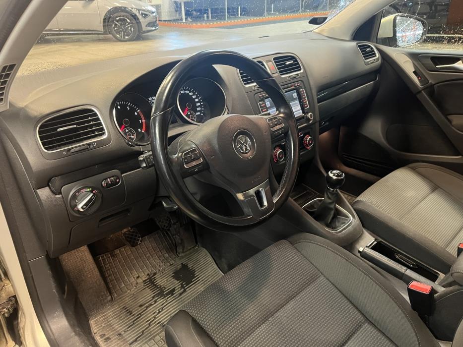 VOLKSWAGEN Golf 2009