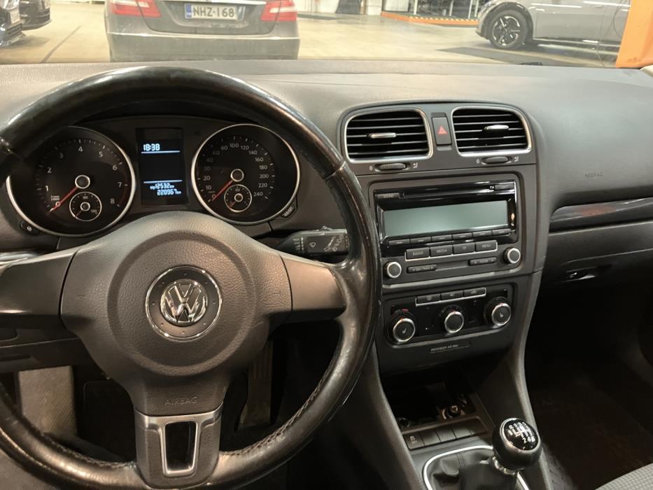VOLKSWAGEN Golf 2011