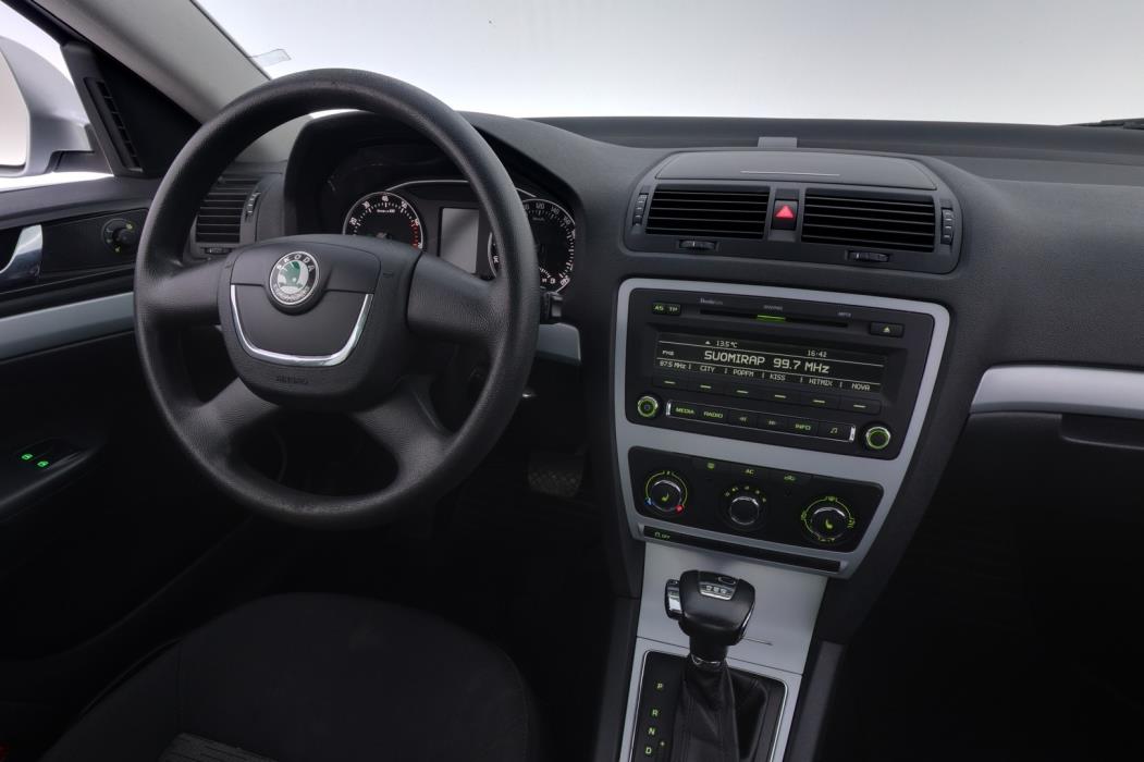SKODA Octavia 2011