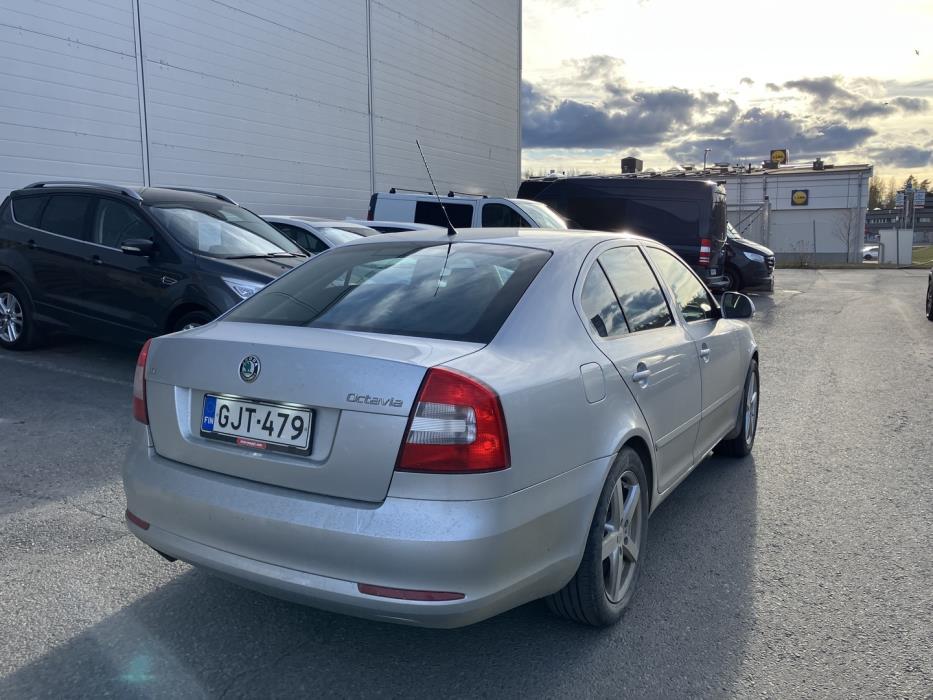 SKODA Octavia 2011