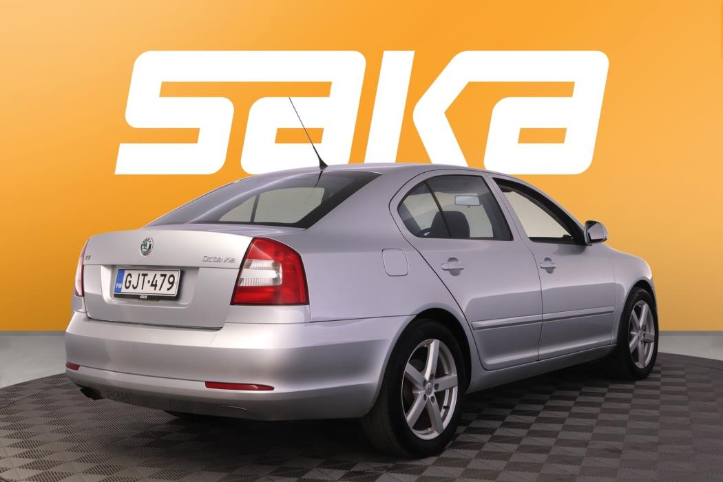 SKODA Octavia 2011
