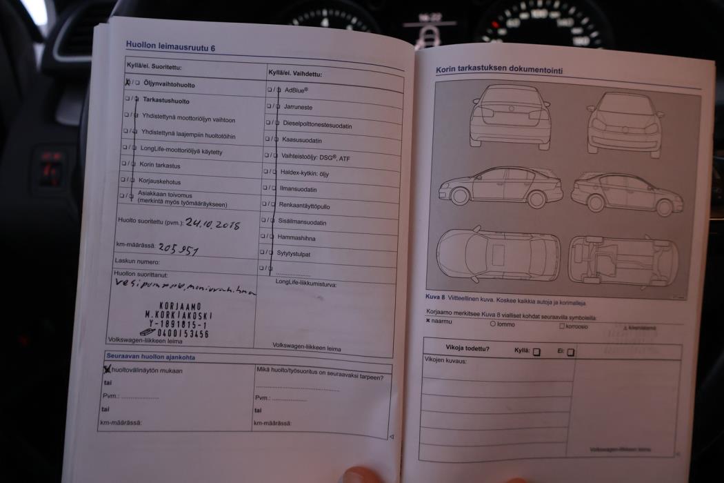 VOLKSWAGEN Passat 2011