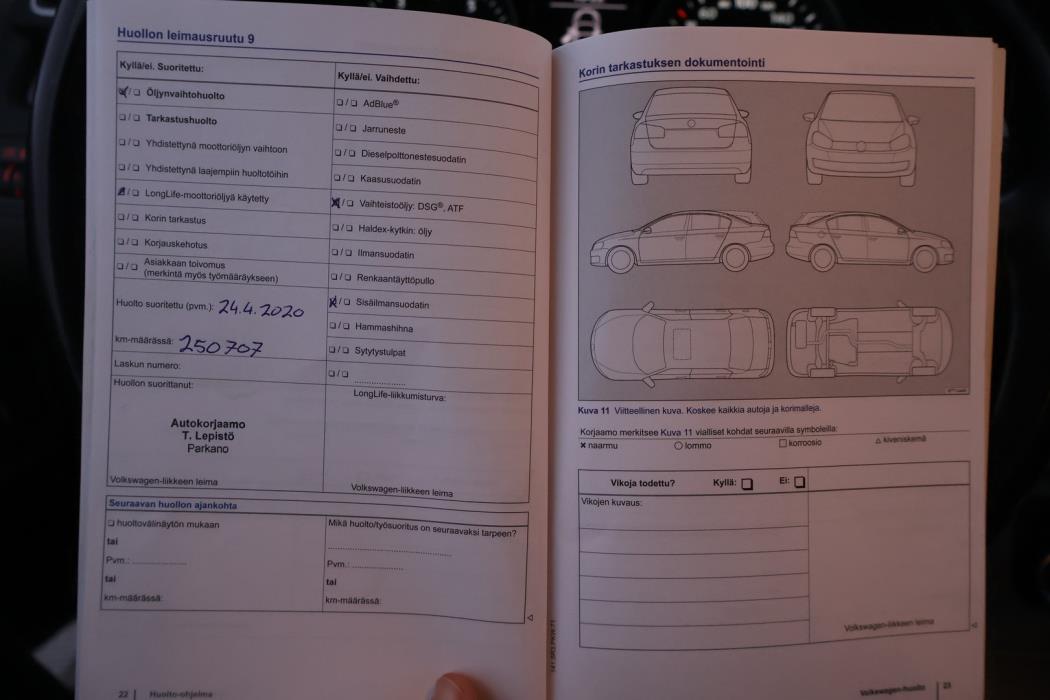 VOLKSWAGEN Passat 2011