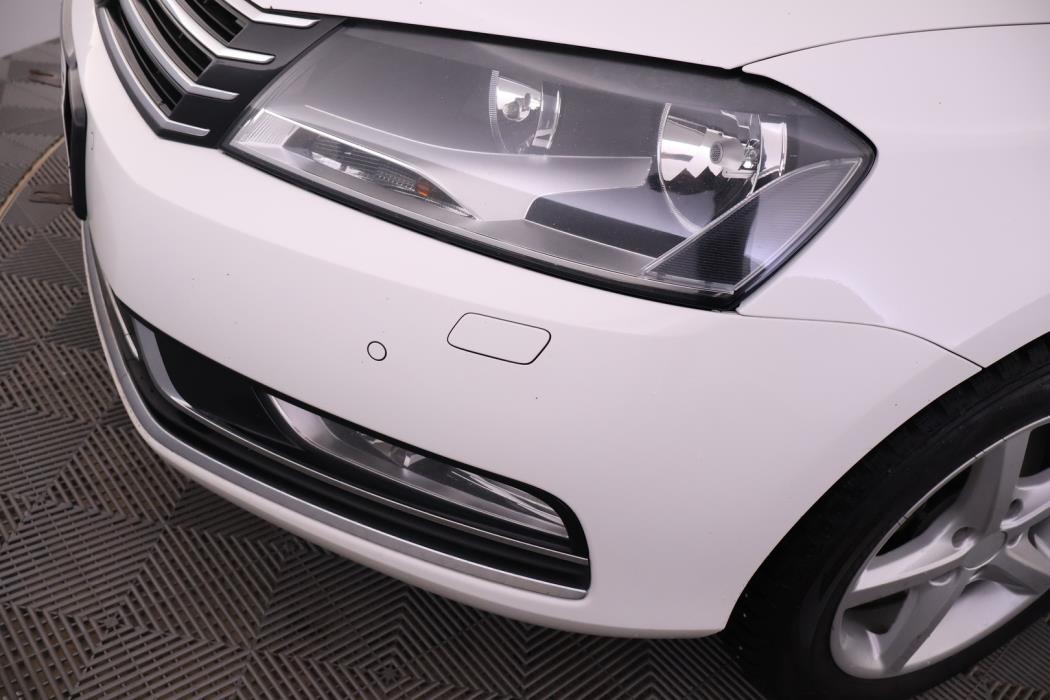 VOLKSWAGEN Passat 2011