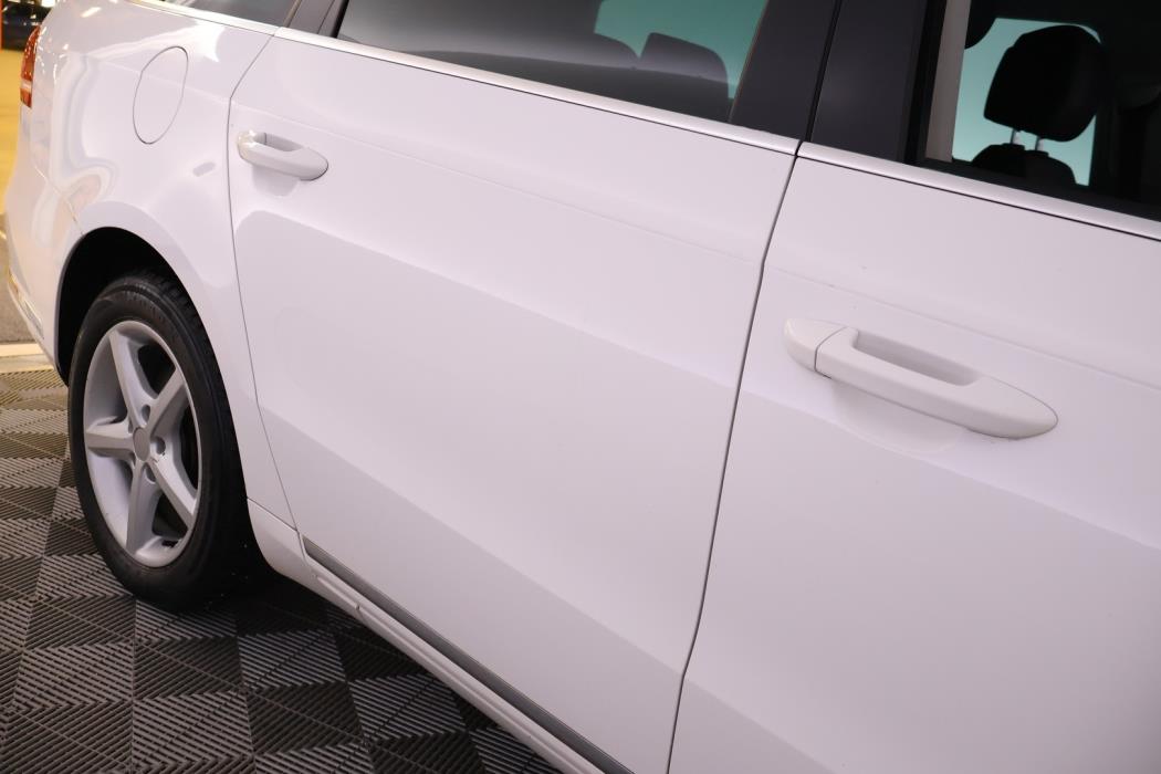 VOLKSWAGEN Passat 2011