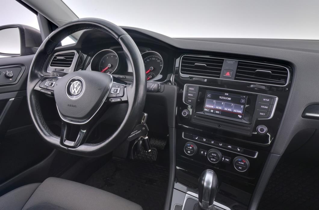 VOLKSWAGEN Golf 2014