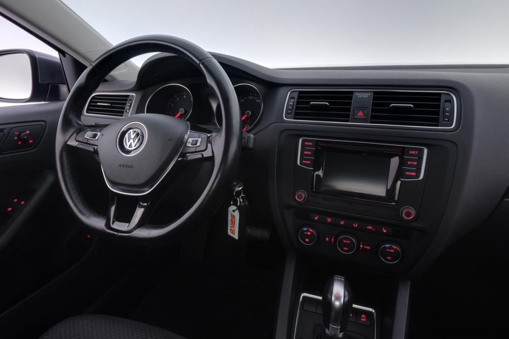 VOLKSWAGEN Jetta 2016