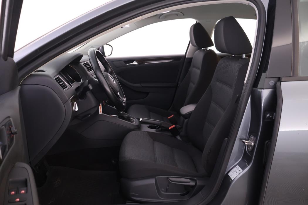 VOLKSWAGEN Jetta 2016